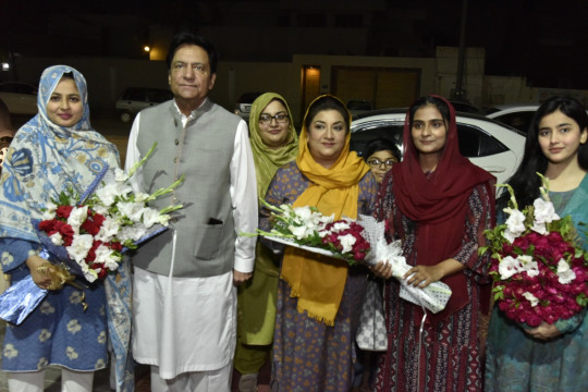 Renowned artists Mr. Firdous Jamal and Ms. Hina Dilpazeer visited IUB on the occasion of Iqbal Day 2022