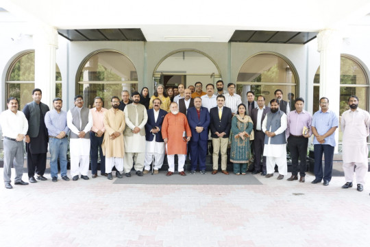 A delegation of senior columnists, anchor persons and journalists visited IUB and met the Vice Chancellor