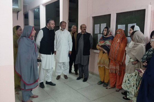 IUB Vice Chancellor Prof. Dr. Muhammad Kamran visited and inspected the women's hostel halls.