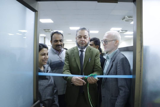 Vice-Chancellor Prof. Dr. Muhammad Kamran Inaugurates MAHSA Project Lab at Tabish Alvari Building, BJC, IUB