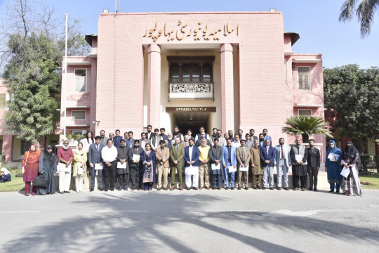 An appreciation certificate is presented to IUB researchers who ranked in the top 2% of scientists in 2024