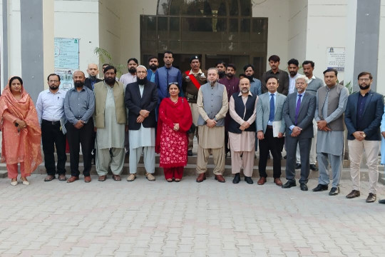 Prof. Dr. Muhammad Kamran, Worthy Vice Chancellor visits IUB Bahawalnagar Campus