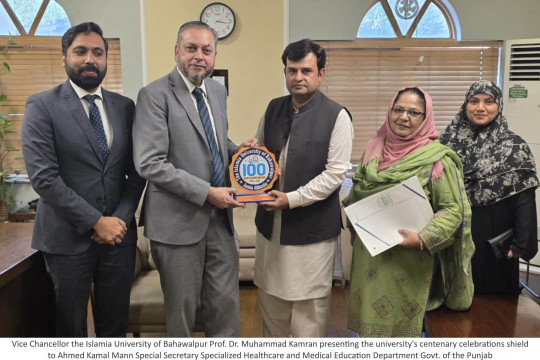 Vice Chancellor Professor Dr. Muhammad Kamran, called upon Ahmad Kamal Mann, Special Secretary, Specialized Healthcare