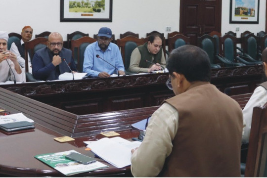 A meeting of the IUB Finance and Planning Committee was held at the Abbasia Campus.