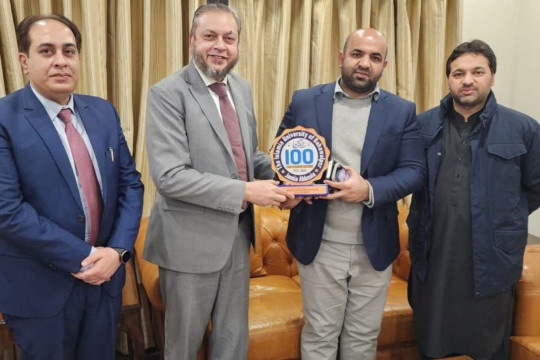 Vice Chancellor Prof. Dr. Muhammad Kamran met with Minister for Higher Education Punjab Rana Sikandar Hayat.