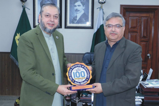 Vice Chancellor Prof. Dr. Muhammad Kamran met with VC AIOU Prof. Dr. Nasir Mahmood