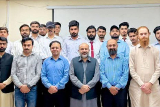 Seminar on the topic of Pakistan’s successful foreign policy and international politics at IUB Bahawalnagar Campus