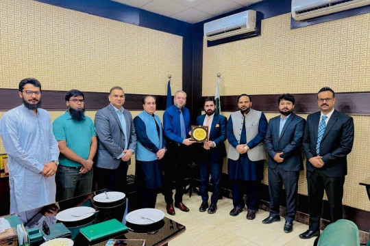IUB partners with Bank Alfalah Islamic to introduce cashless RAAST QR code fee payment