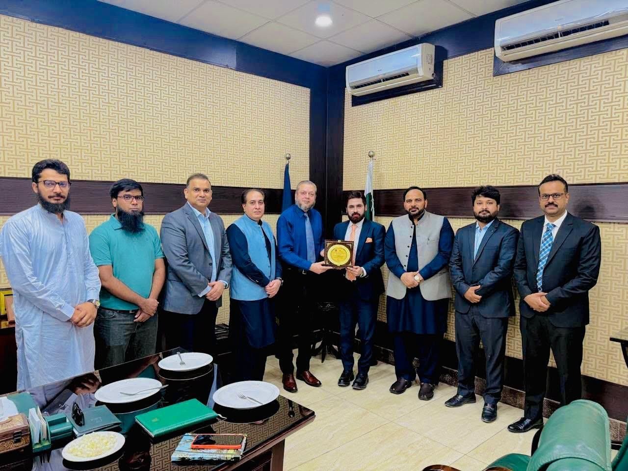 IUB partners with Bank Alfalah Islamic to introduce cashless RAAST QR code fee payment