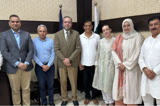 Renowned social personality Engineer Kamran Ehsan met with VC IUB Professor Dr. Muhammad Kamran.