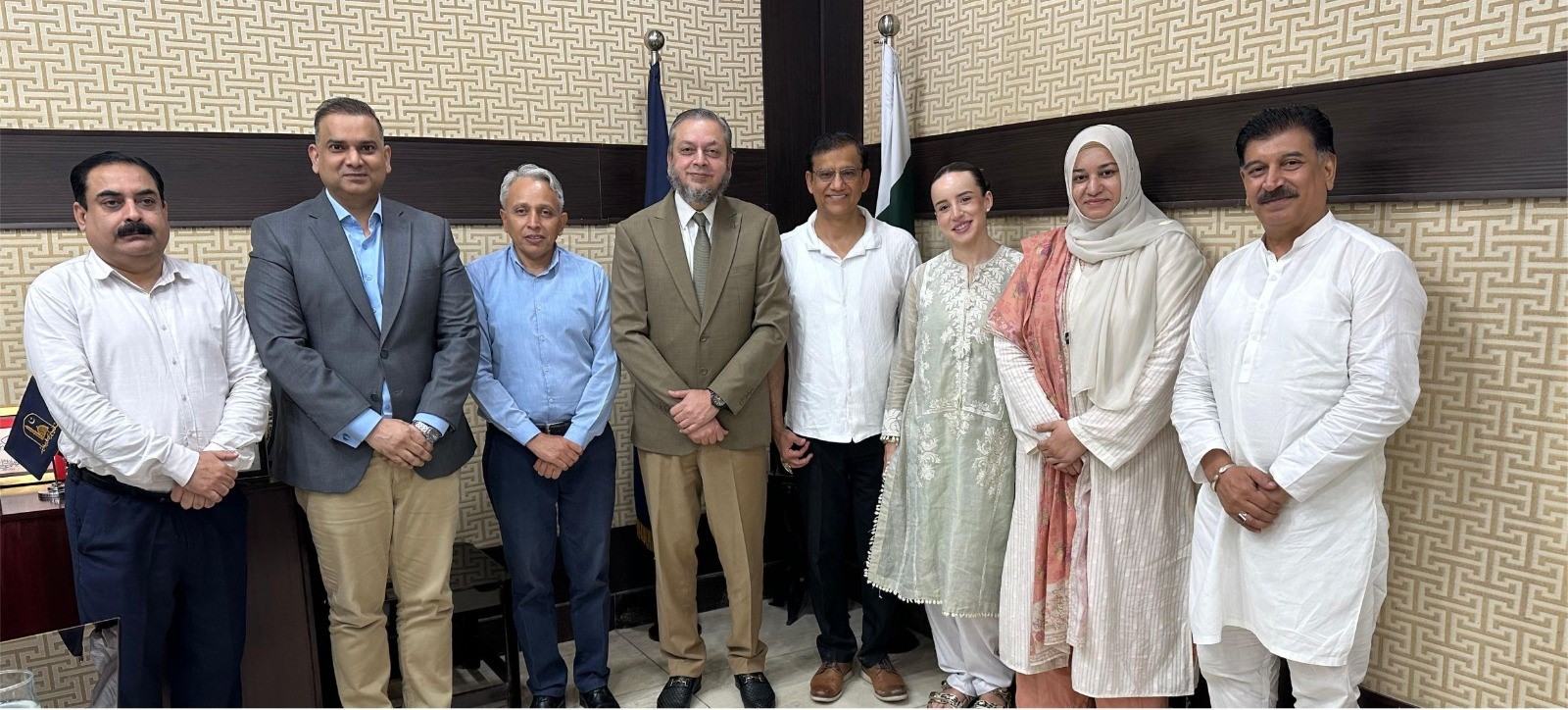 Renowned social personality Engineer Kamran Ehsan met with VC IUB Professor Dr. Muhammad Kamran.