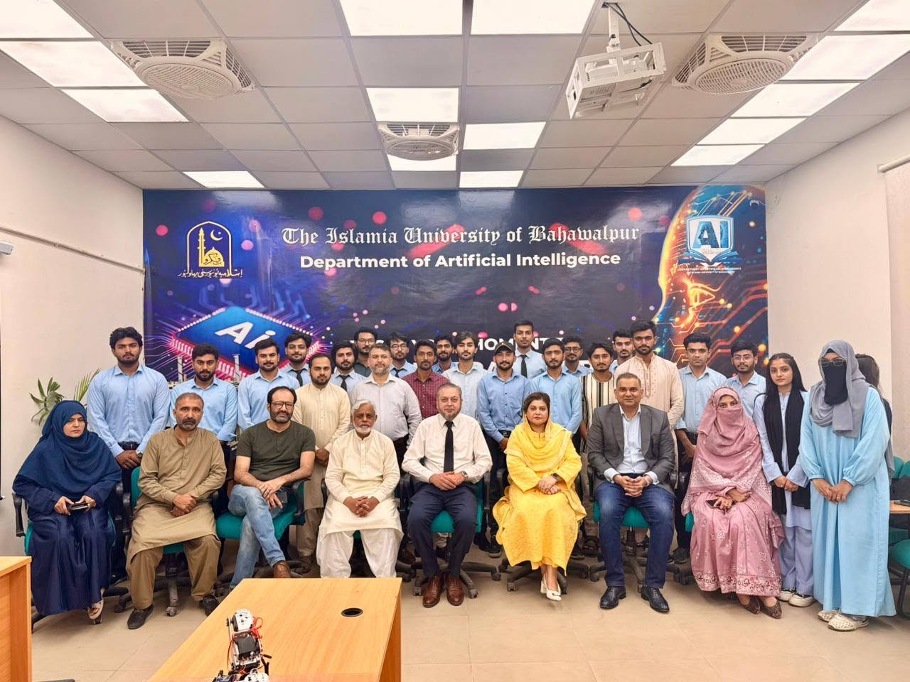 VC Prof. Dr. Muhammad Kamran visits the Artificial Intelligence Research and Advancement Lab at Faculty of Computing.