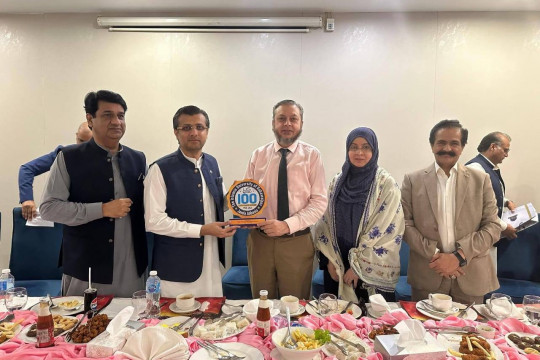 VC Dr. Muhammad Kamran meets Advisor to CM Punjab to discuss technology integration at IUB