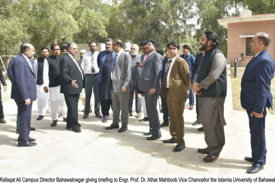 Worthy Vice Chancellor Engr. Prof. Dr. Athar Mahboob made a detailed visit to the Bahawalnagar Campus