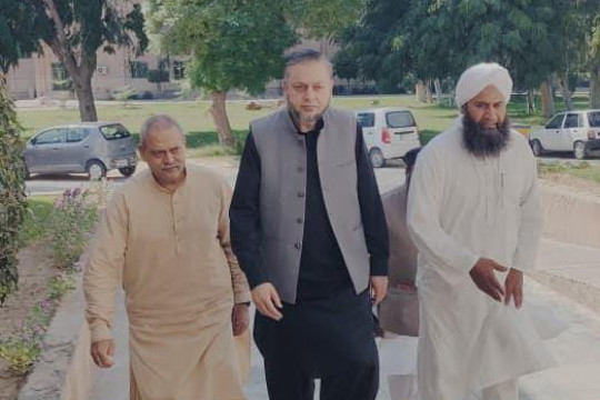 Visit of Vice Chancellor Prof. Dr. Muhammad Kamran at the Department of English Linguistics, IUB.