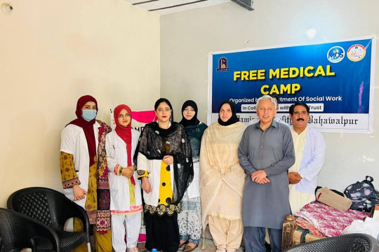 IUB organized a free medical camp in Village 8/BC Bahawalpur under its Rural Community Development Training Program.