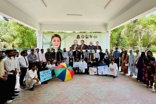 The IUB and the Bahawalpur District Administration jointly organize a heat safety awareness workshop.