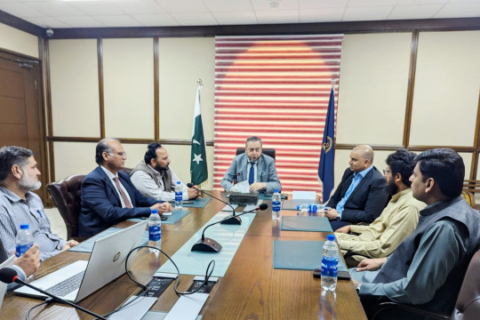 Vice Chancellor Prof. Dr. Muhammad Kamran chaired the meeting with the Treasury Office and the Directorate of IT.