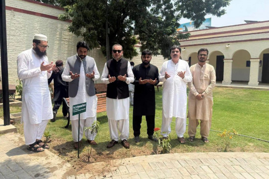 IUB VC Prof. Dr. Muhammad Kamran delivered a lecture on Outcomes-Based Education (OBE) at University of Kamalia.